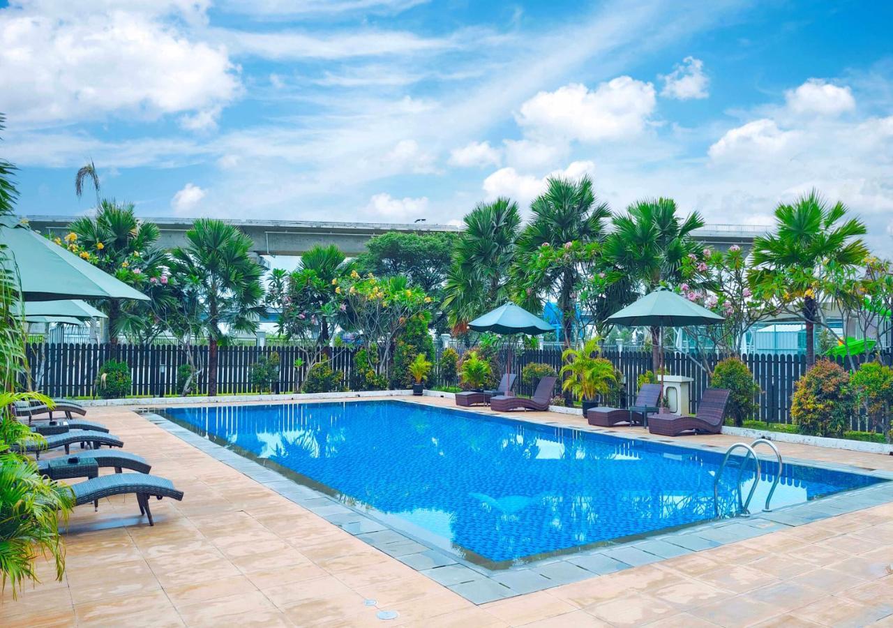 Le Premier Hotel Deltamas Cikarang Ngoại thất bức ảnh