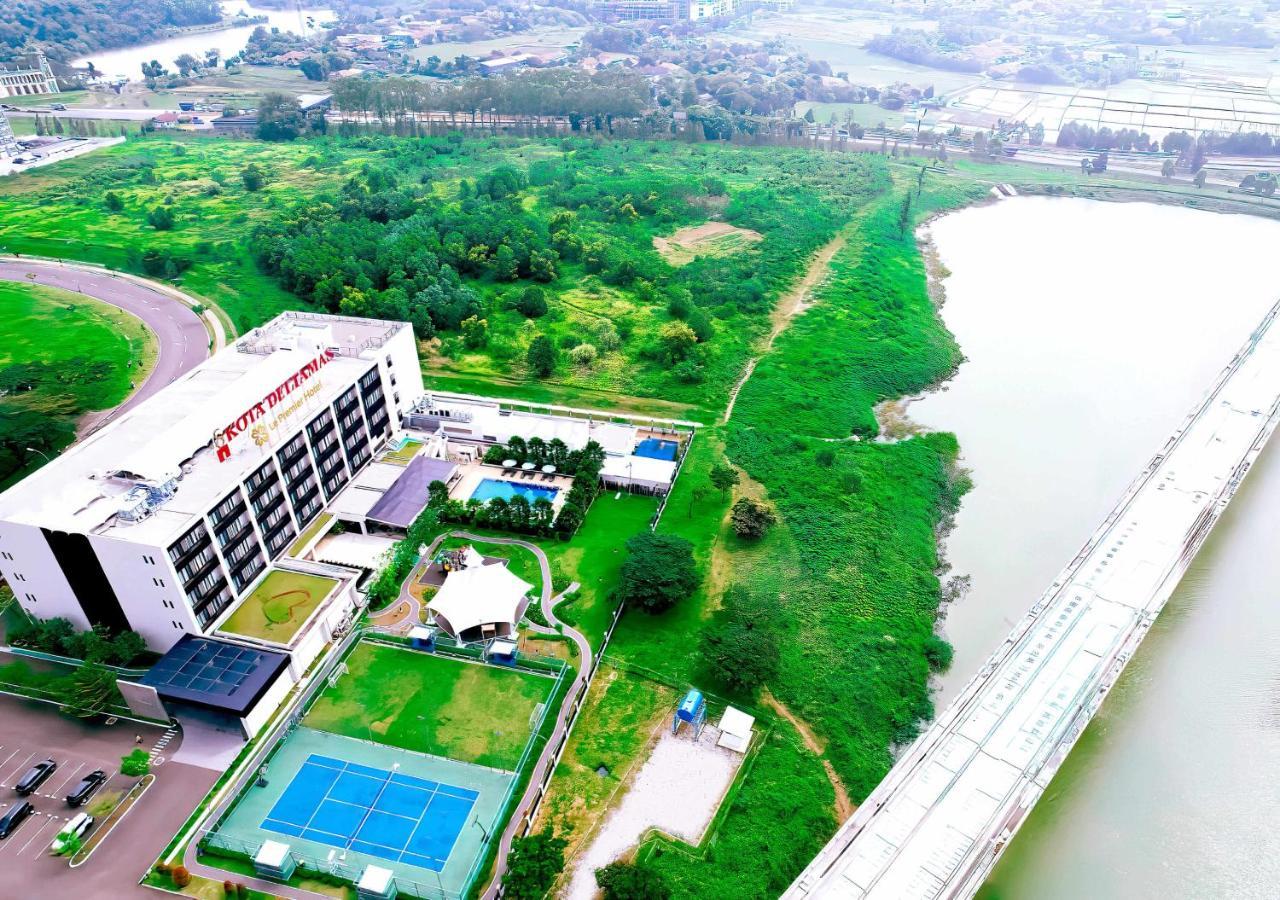 Le Premier Hotel Deltamas Cikarang Ngoại thất bức ảnh