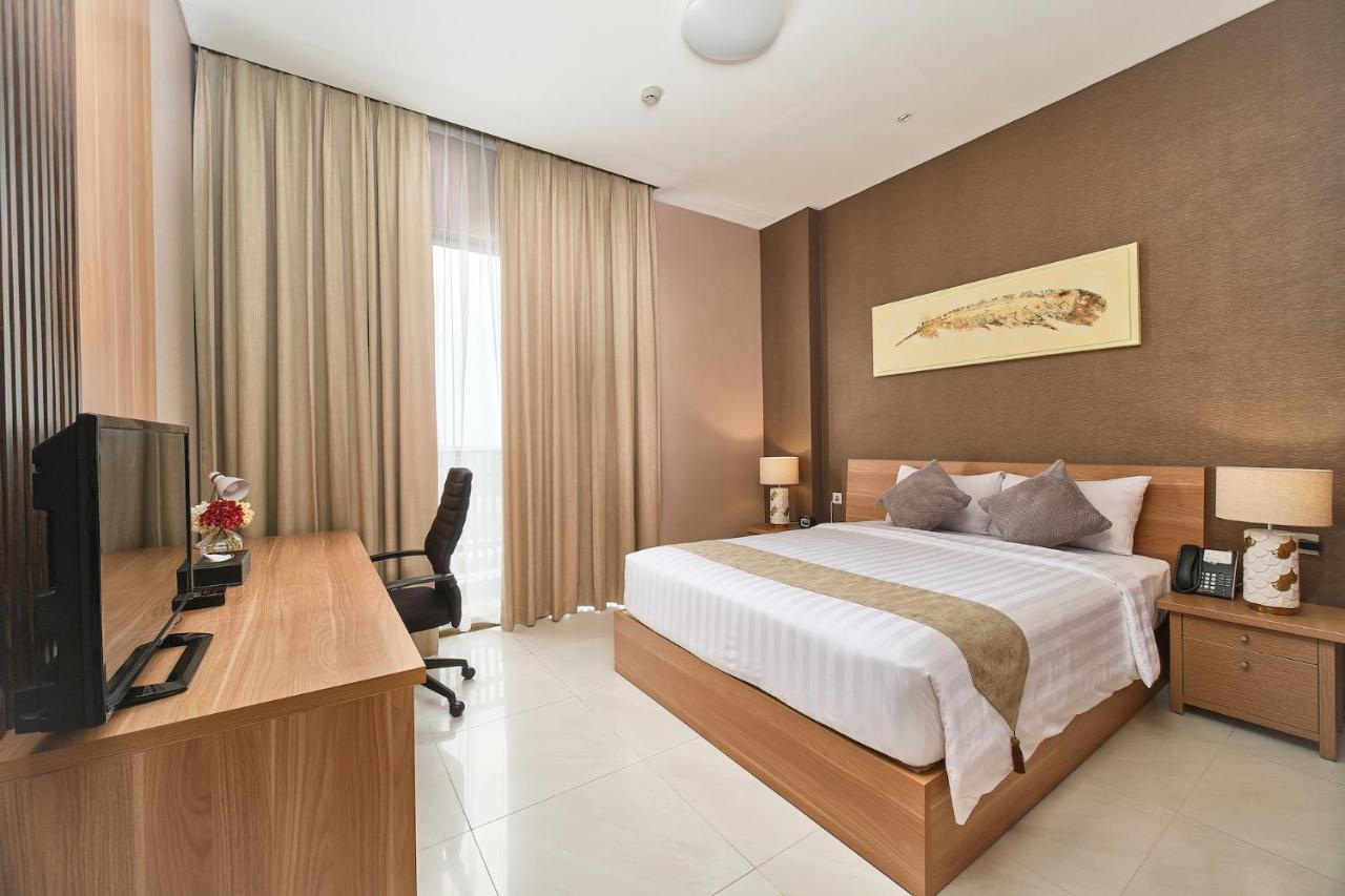 Le Premier Hotel Deltamas Cikarang Phòng bức ảnh