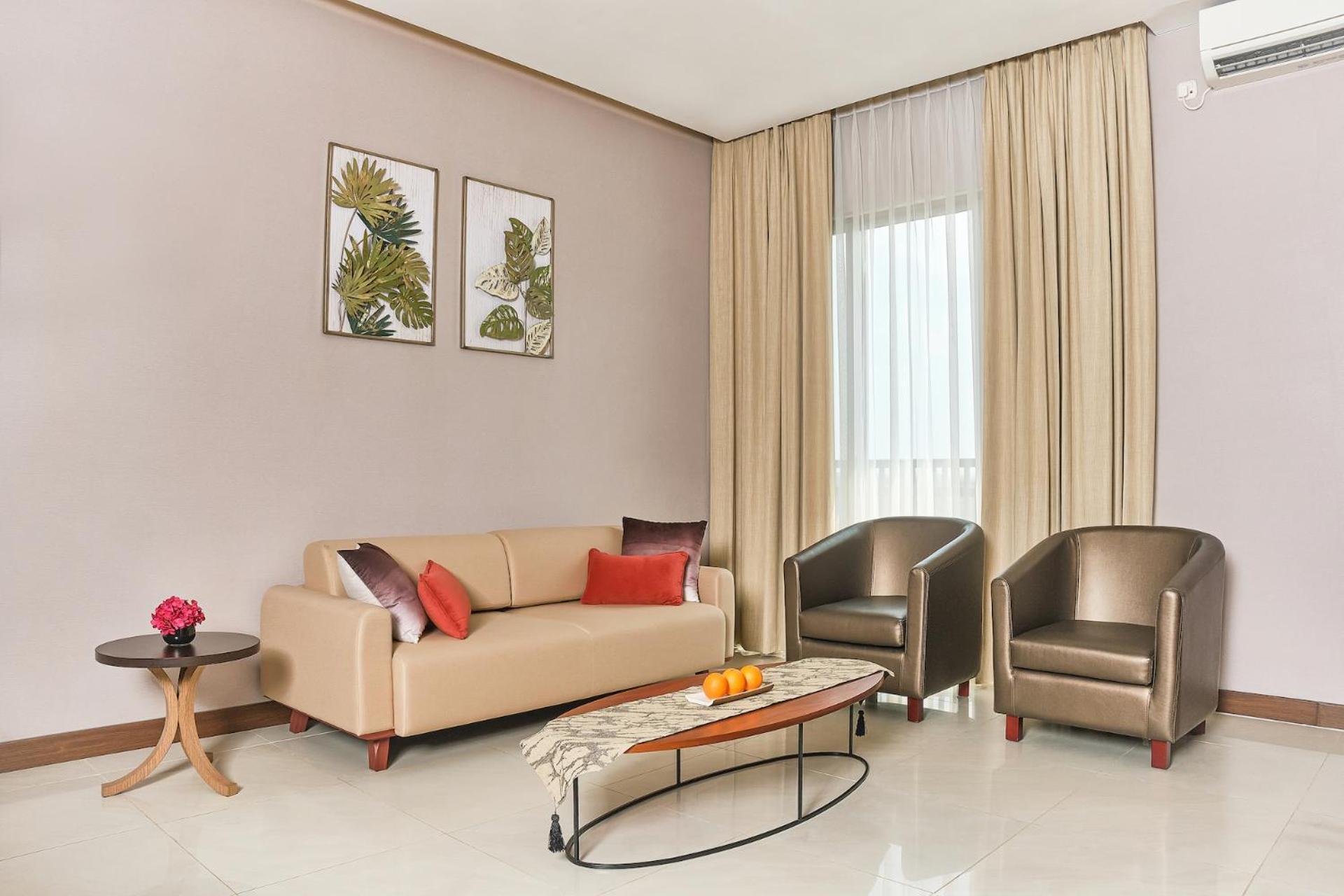 Le Premier Hotel Deltamas Cikarang Phòng bức ảnh